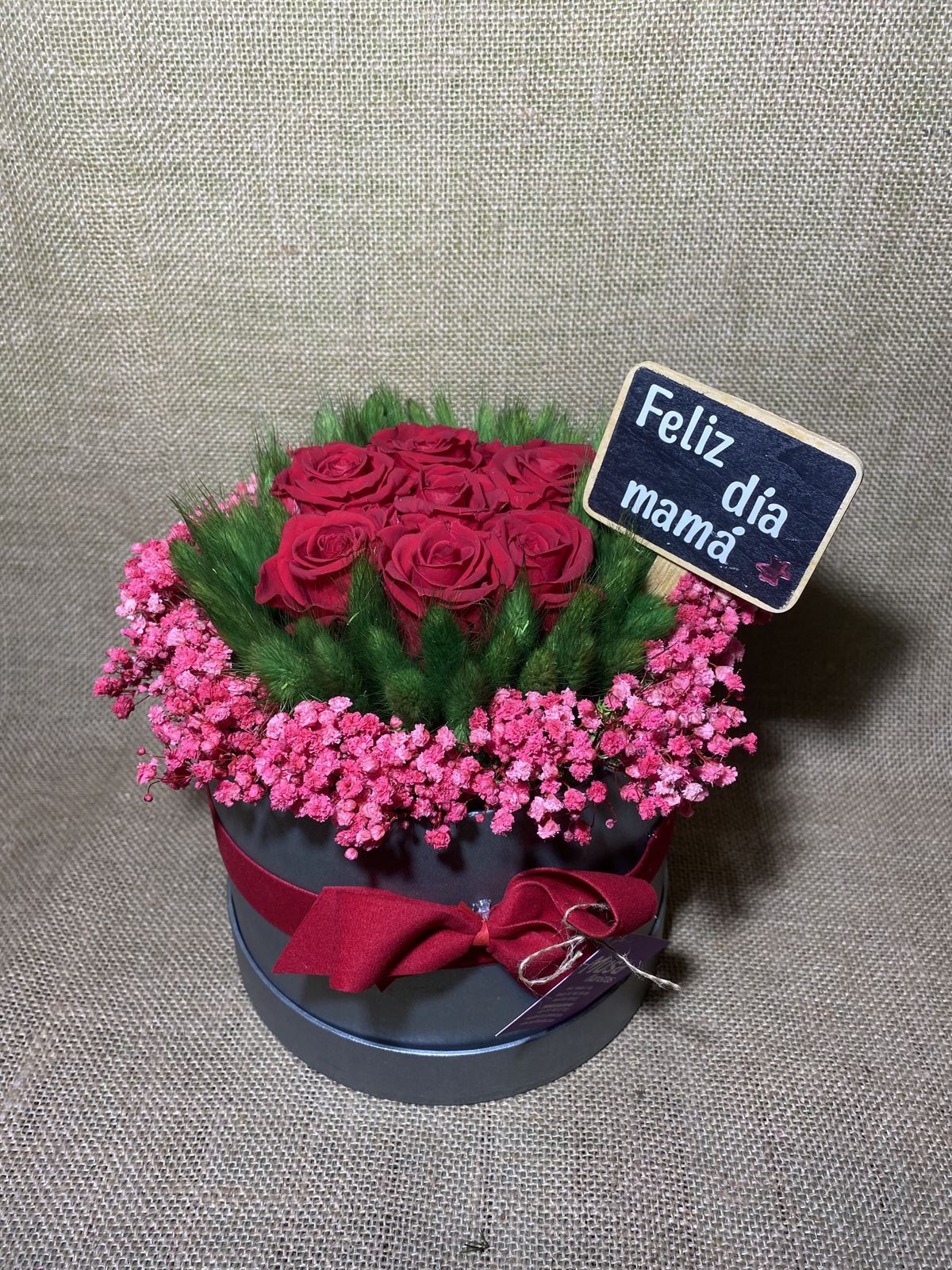 Caja con rosas rojas y paniculata - Imagen 4
