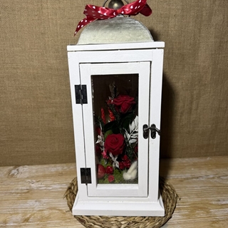 Candelabro blanco en tonos rojos - Imagen 1