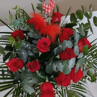 Ramo de 12 rosas rojas - Imagen 1