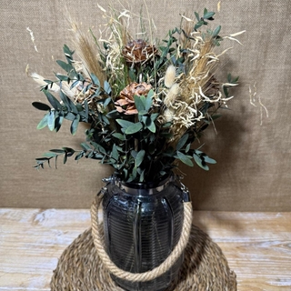 Ramo en jarrón azul - Imagen 1