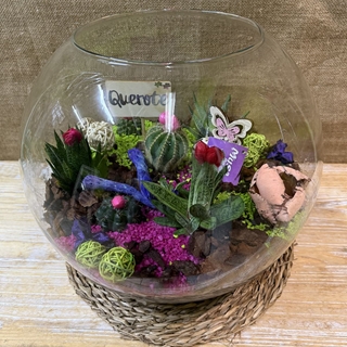 Terrario en pecera de cristal en tonos rosa - Imagen 1