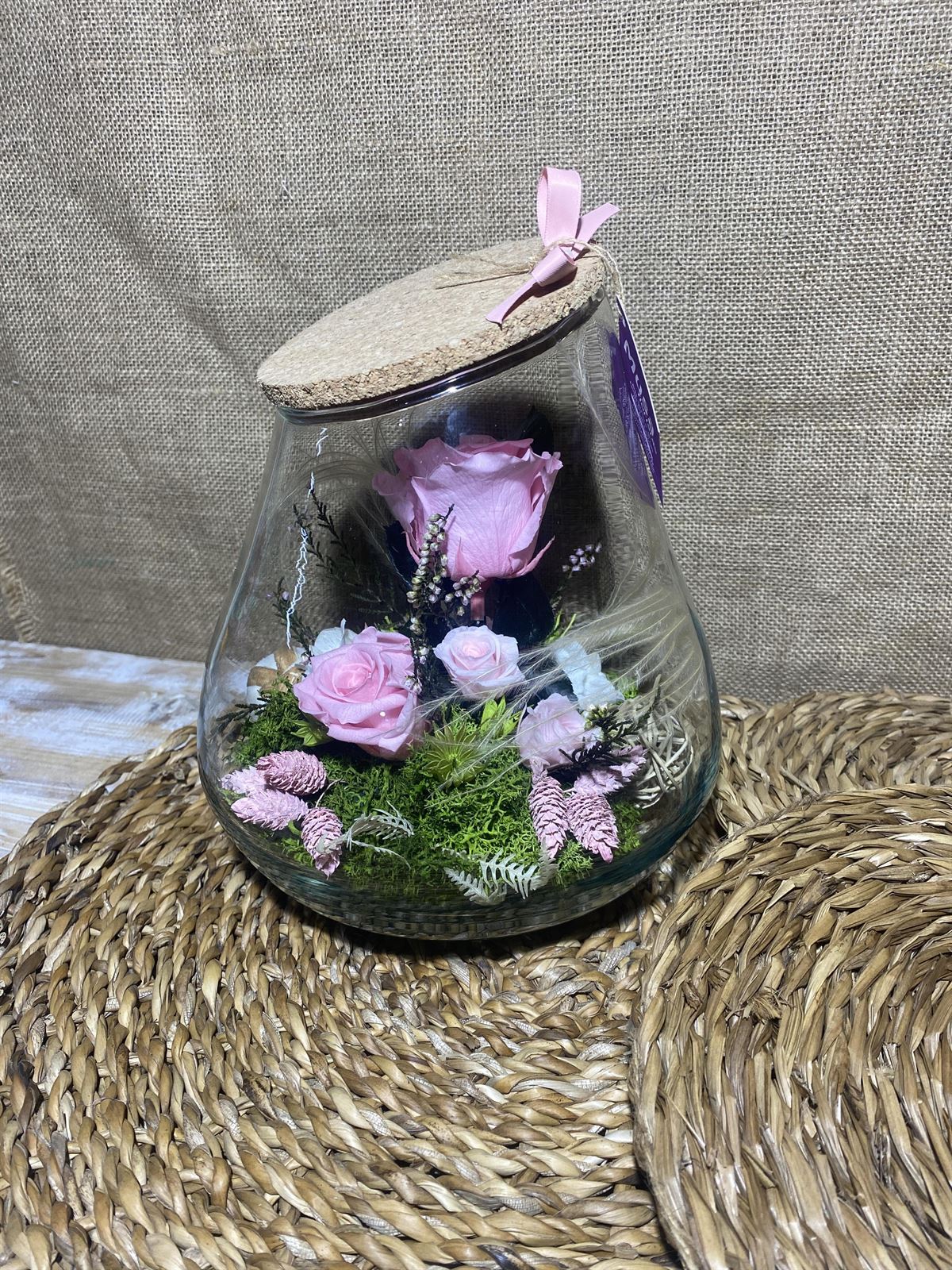 Terrarium boca cortada con tapa de corcho tonos rosa - Imagen 1