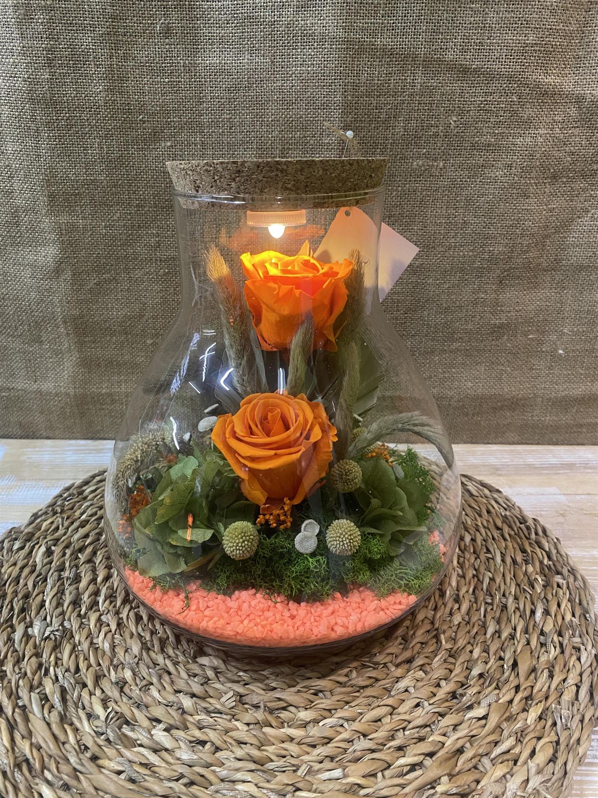 Terrarium con tapa de corcho y luz en tonos naranjas - Imagen 1